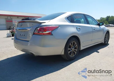 2015 Nissan Altima 2.5 S из США, поврежденный, VIN 1N4AL3AP1FN407769